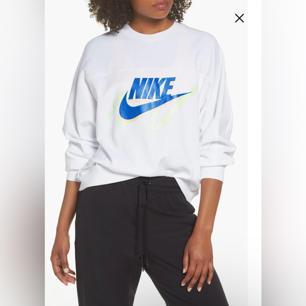 Sportswear Archive Women's Long Sleeve Crewneck Tee size Large